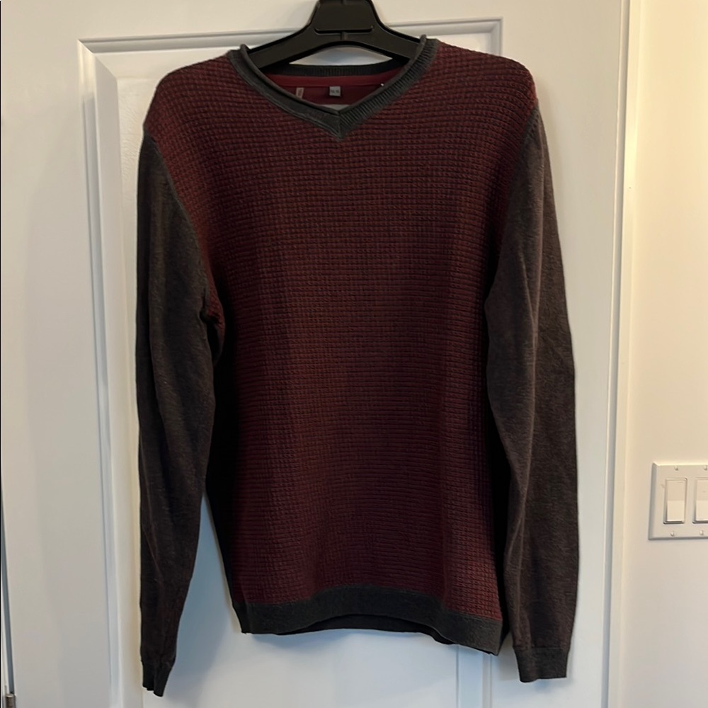 Point Zero Black Label Men's V-Neck Sweater - Burgundy and Gray